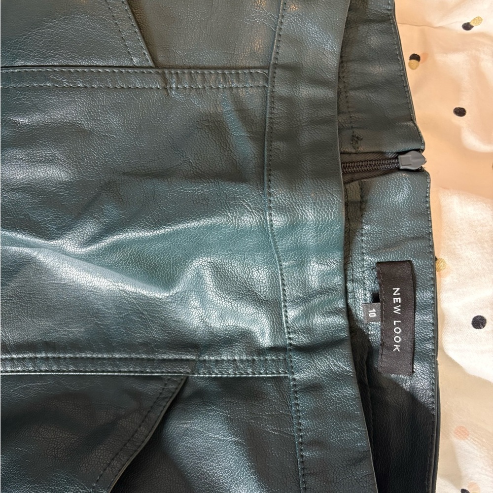 New Look Green Faux Leather Skirt - Picture 5 of 6